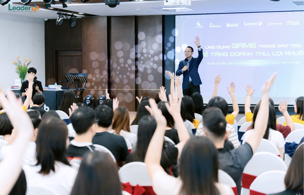 Info-Business Tôi cùng hơn 100 Anh, Chị học viên trong một chương trình public (khách hàng cá nhân – B2C)