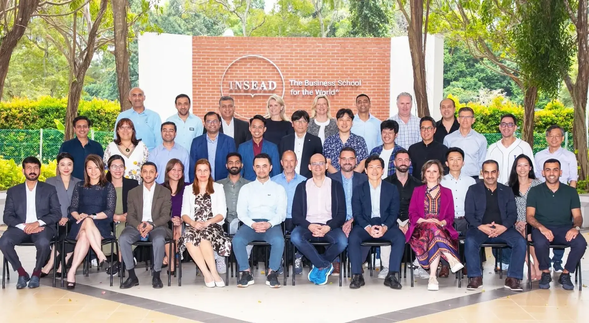 Hình ảnh Đàm Thế Ngọc tại trường INSEAD Business 